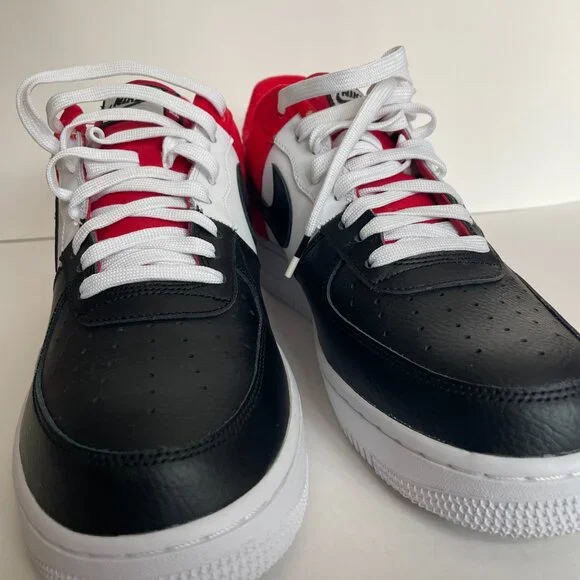 NWT Nike Air Force 1 ’07 LV8 Black Toe 823511-603 Men’s Size 11.5